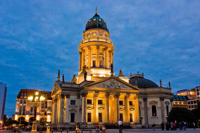 Today, it houses a free exhibition on the turbulent history of German parliamentary democracy. And at the center of the square is the neoclassical Konzerthaus, arguably Berlin’s premier venue for classical music. You can only enter during events or for guided tours (which are only in German). Deutscher Dom
